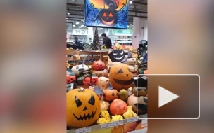 В петербургском супермаркете хэллоуинские тыквы оскорбили религиозные чувства покупательницы
