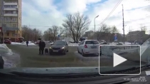 Москва: Беспредел водителя на Кио Рио попал на видео