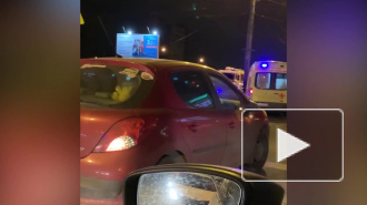 На Науки столкнулись автобус и две иномарки