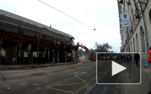 При сносе самостроя в Москве строители обрушили подземный переход