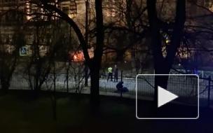 Иномарка загорелась после ДТП у школы в Пушкине