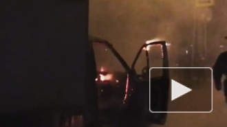 В Москве на Измайловском бульваре дотла выгорела "Газель" (видео)