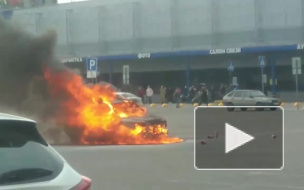 Петербуржец спас брата и сестру из горящего автомобиля