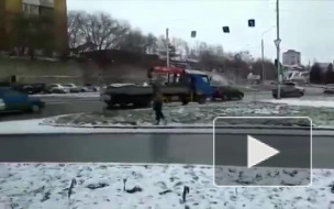 "Истина где-то рядом": Загадочные манипуляции коммунальщиков в Красноярске попали на видео