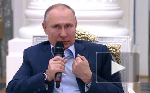 Путин заявил о способности интернета разрушить общество изнутри
