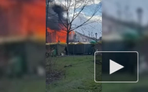 Пожар в складском помещении в центре Петербурга локализован