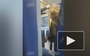 Стрижка парня в автобусе в Екатеринбурге попала на видео