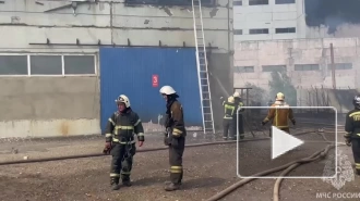 В Воронеже загорелся склад с деревянными поддонами