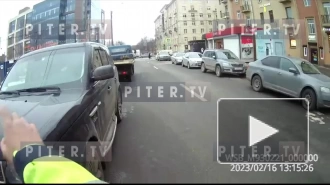 В переулке Матюшенко строптивый водитель совершил наезд на дорожного инспектора