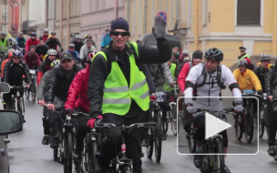 Петербургские велосипедисты открыли сезон парадом из Рощино до Дворцовой 