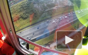 Огромную пробку КАД из-за ДТП с автобусом сняли на видео с вертолета