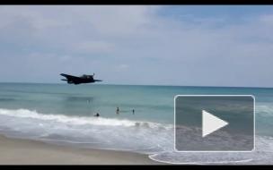 Во Флориде самолет Второй мировой войны экстренно приземлился на воду