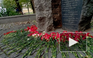 В сквере Ольги Берггольц прошла памятная акция "День памяти жертв блокады"