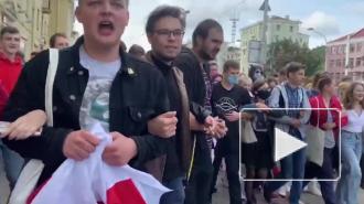 ОМОН начал разгон студентов в районе площади Победы в Минске