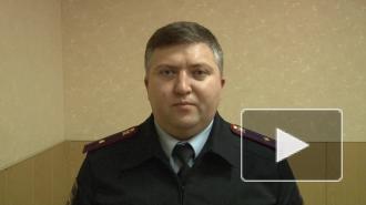 Участковые раздали жильцам домов в Выборгском районе памятки с описанием мошеннических схем