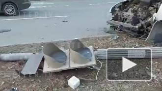 В ДТП на Кантемировской улице пострадали три человека