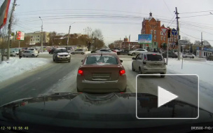 Очевидец снял массовое ДТП в Омске