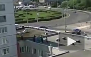 Ужасающее видео из Кемерово: женщина сорвалась с 6 этажа, спускаясь по простыням