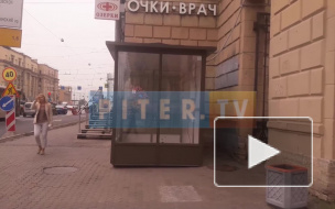 Снесенный на Заневском проспекте ларек вновь появился на прежнем месте 