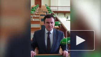 В РНБ инсценировали конфликт, который произошел между двумя посетителями из-за места