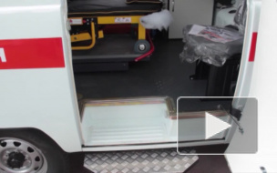 Упавшая на Стачек под троллейбус старушка получила тяжелые травмы