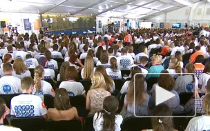 Медведев назвал «вполне благопристойной» ситуацию с зарплатами учителей