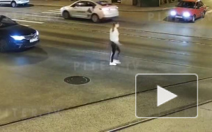 На улице Марата попала на видео необычная драка между мужчиной и женщиной