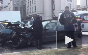 В серьезной аварии на Пироговской набережной пострадали люди