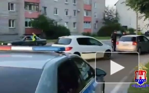 В Калининградской области полицейские по горячим следам задержали женщину, ограбившую подростка