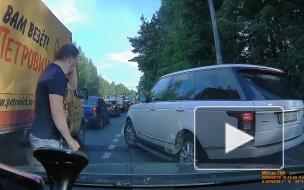 Конфликт автомобилистов на Выборгском шоссе закончился стрельбой и сломанным зеркалом