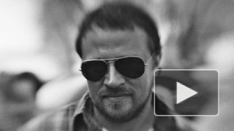 В прямом эфире Piter.TV лидер питерской рок-группы "Полюса" Илья Разин