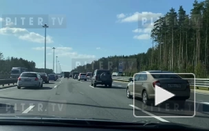 Mitsubishi попала в аварию на КАД перед поворотом в Ропшу 