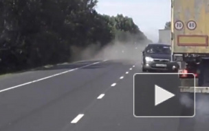 Страшное видео из Подмосковья: трассу не поделили два авто