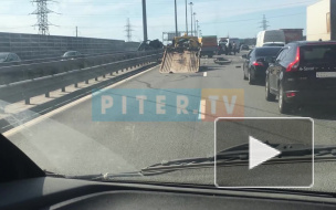 Видео: на КАДе столкнулись три автомобиля, есть пострадавшие