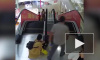 Видео: в Китае руку девочки затянуло в эскалатор