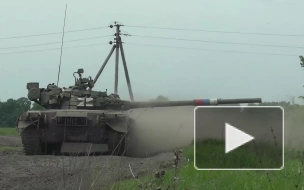 Минобороны показало кадры уничтожения позиций ВСУ танками Т-80БВ и БТР-82А