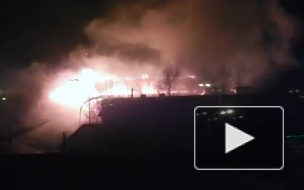 Кемерово: пожар в автомагазине попал на видео