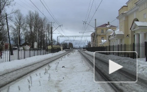 В Петербурге электричка, следовавшая в Белоостров, сбила девушку