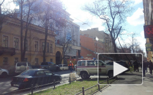 Крупный пожар на 10-ой линии Васильевского острова остановил движение