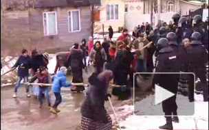Появилось видео битвы цыганских детей с ОМОНом под Тулой