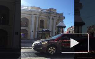 Видео: на Невcком столкнулись две легковушки 