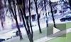 От удара иномарки "Газель" завалилась на бок на проспекте Ветеранов