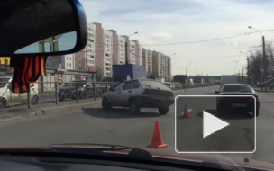 На улице Крыленко иномарка врезалась в Жигули