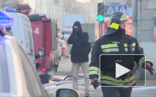 Из-за пожара в кафе в Петербурге эвакуировали 13 человек