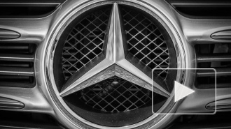 У беззаботной петербурженки угнали дорогущий Mercedes с модными номерами