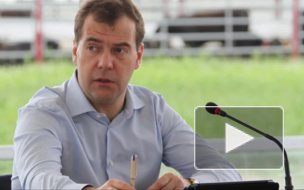 Медведева чуть не снесло ураганом во время совещания под Брянском