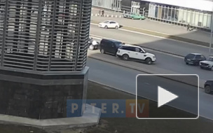 Видео: неизвестные угнали авто с Туристской улицы 