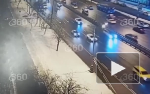 Сотрудники МЧС попали в аварию по пути к месту пожара в центре Москвы