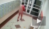 Жуткое видео: в квартире в Новосибирске голые мужчины устроили поножовщину  