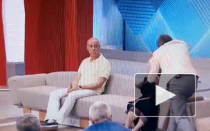 Алибасов побил женщину в эфире программы "Пусть говорят": видео
